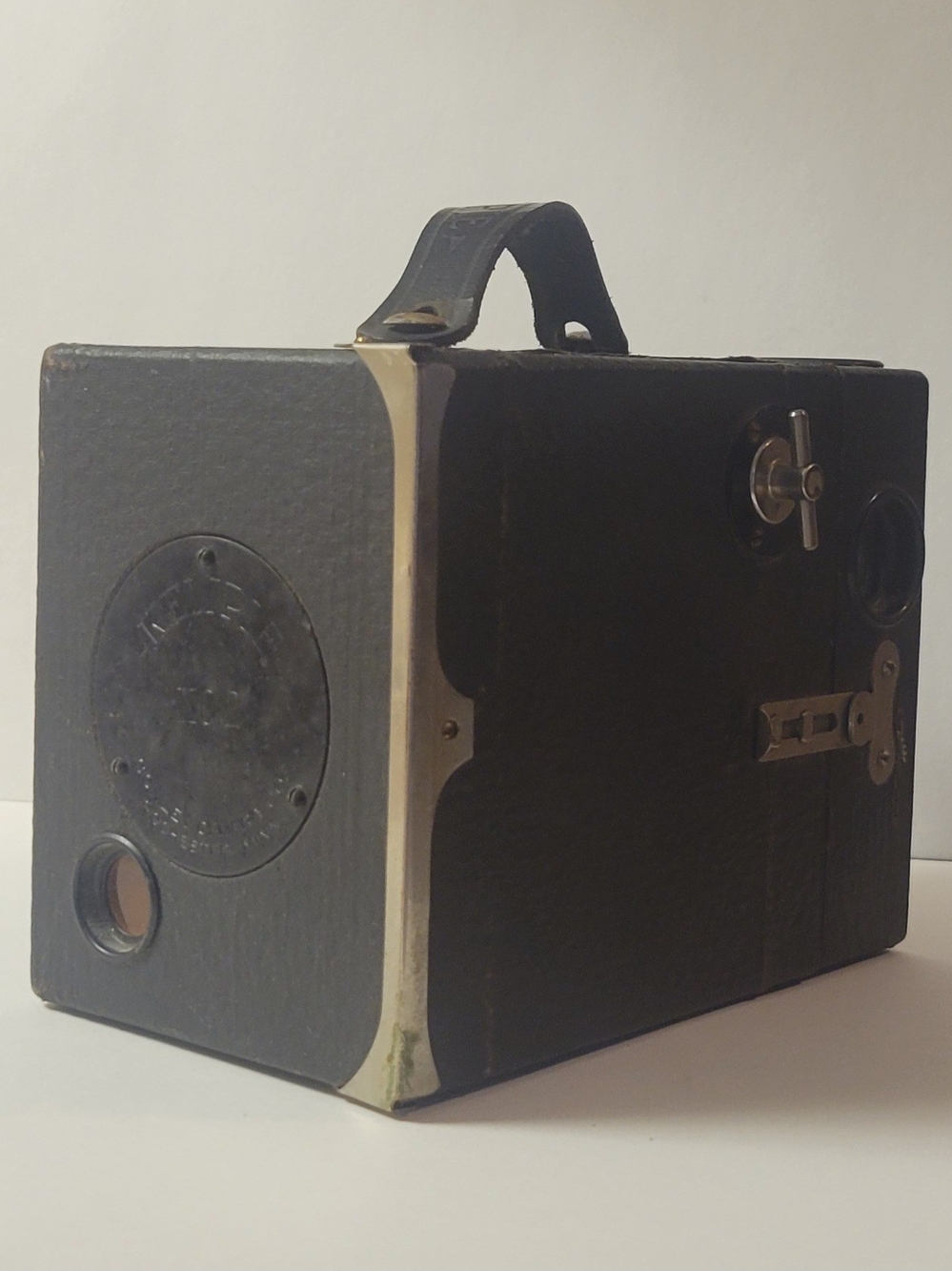 Antique Kewpie Box Camera - 1915-1922 Black Leatherette Film Camera - Picture 4 of 8